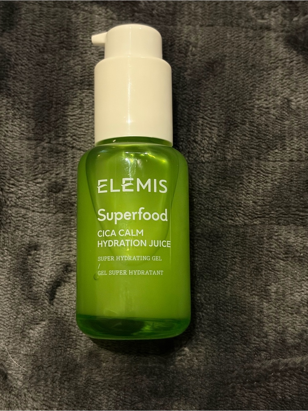 ELEMIS Superfood Cica Calm Hydration Juice - Green and White